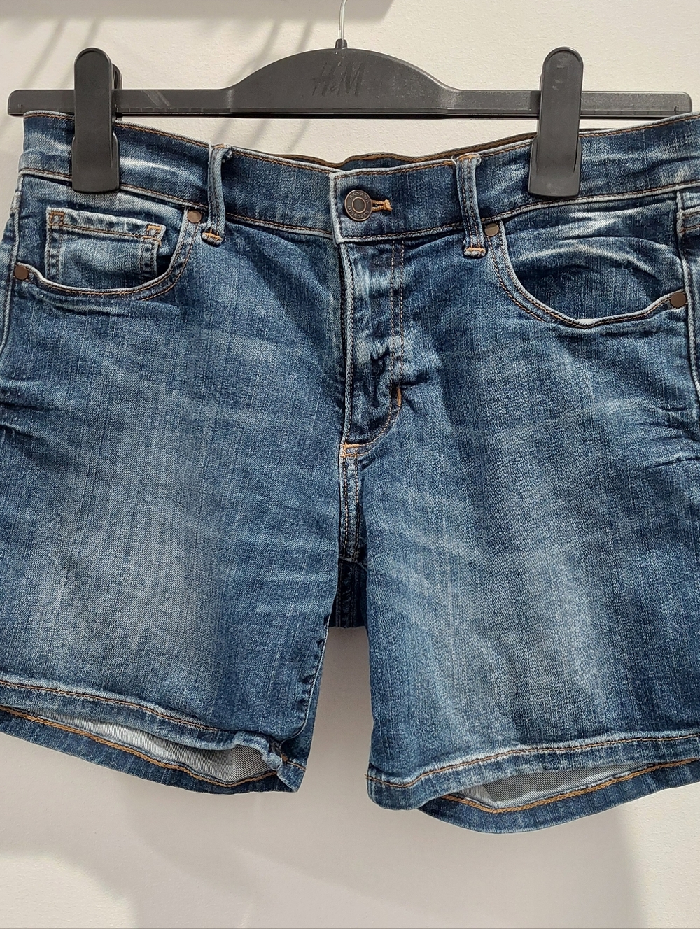 Banana Republic Women's 27 Roll-Up Shorts in Classic Blue Denim color